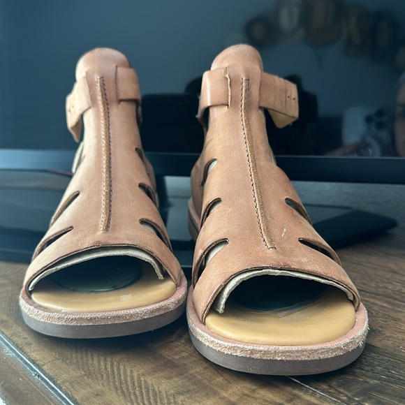 Like New - kork-ease Baltea Gladiator Sandal - Picture 4 of 10